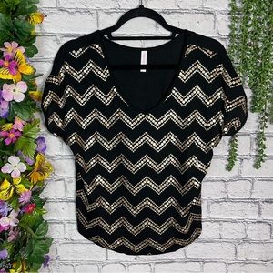 🌼3/$30🌼Xhiliration Short Sleeve Sequin Detail Scoop Neck Top Size XS